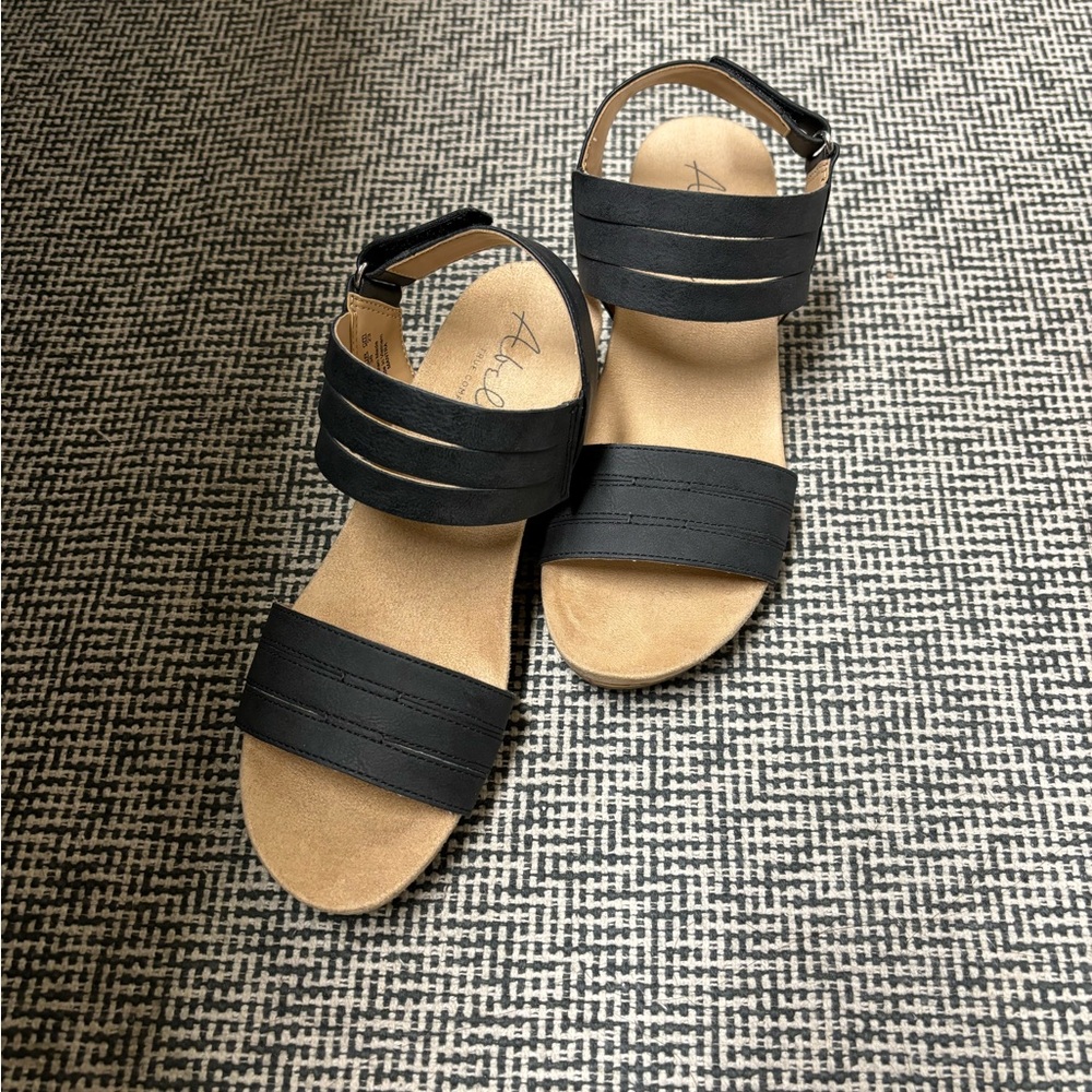 Women sandals